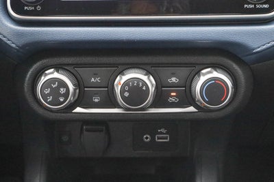 2025 Nissan Versa SV CVT