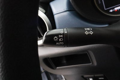 2025 Nissan Versa SV CVT