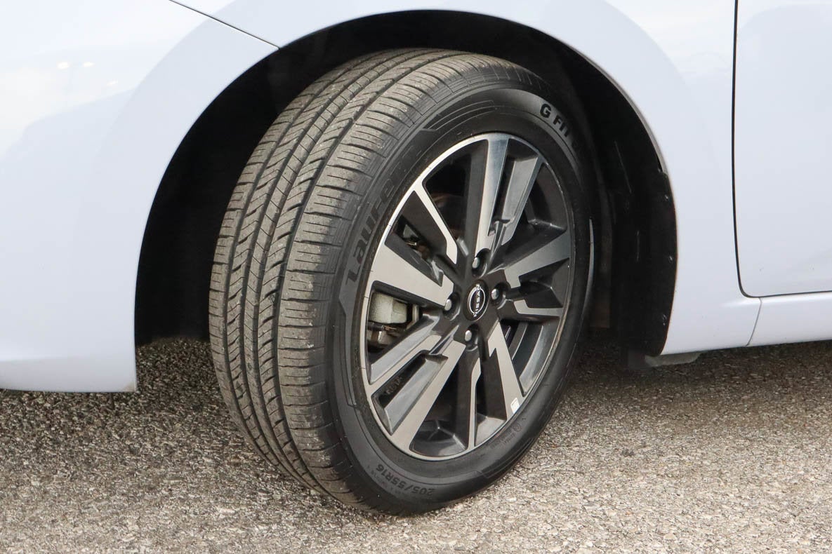 2025 Nissan Versa SV CVT
