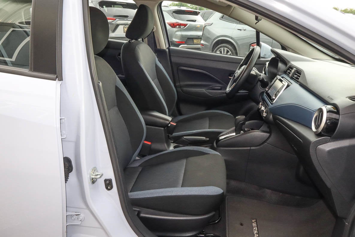 2025 Nissan Versa SV CVT