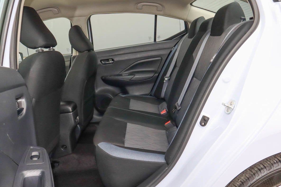 2025 Nissan Versa SV CVT
