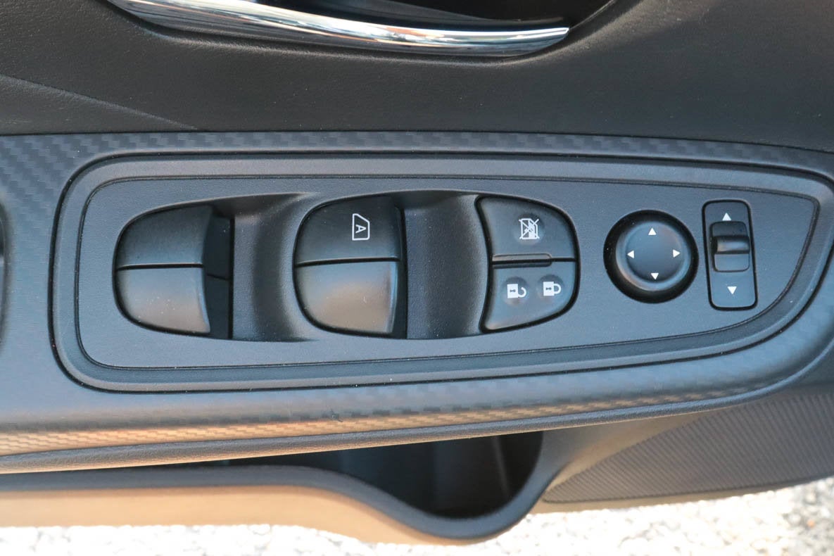 2025 Nissan Versa SV CVT