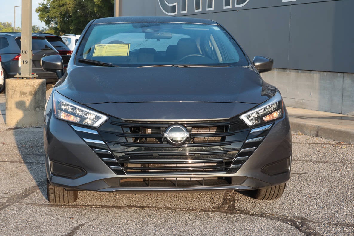 2025 Nissan Versa SV CVT
