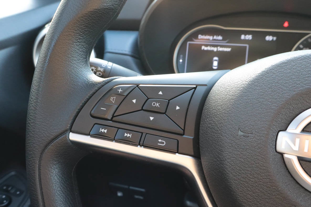 2025 Nissan Versa SV CVT