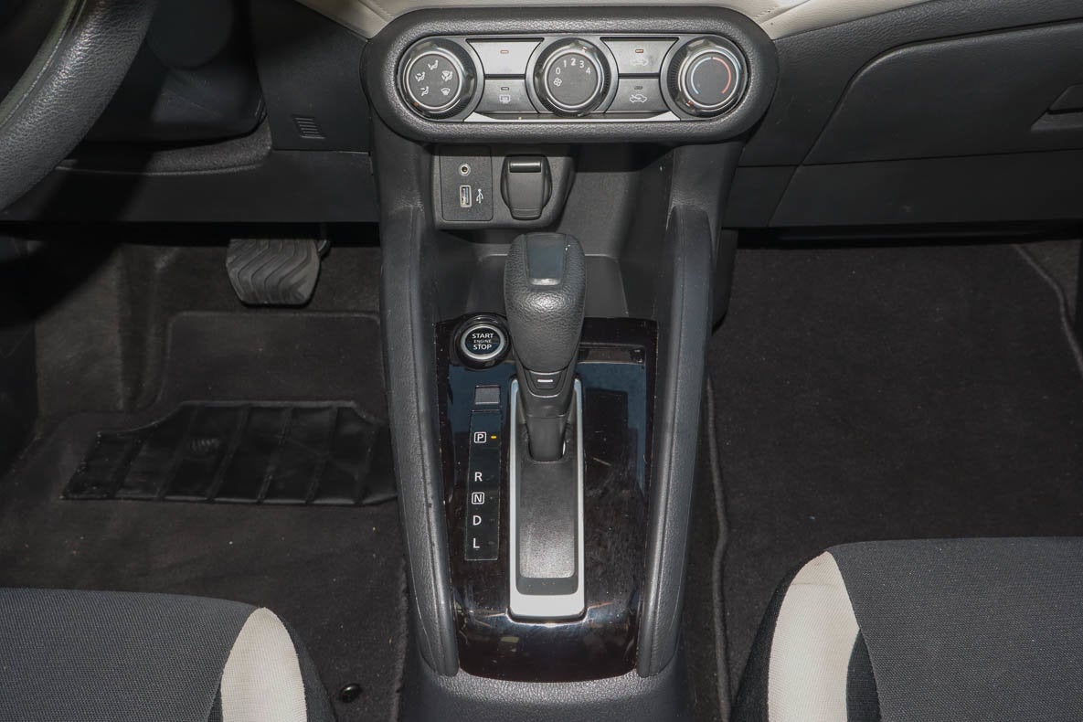 2022 Nissan Versa SV CVT