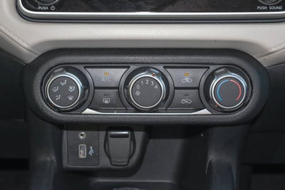2022 Nissan Versa SV CVT