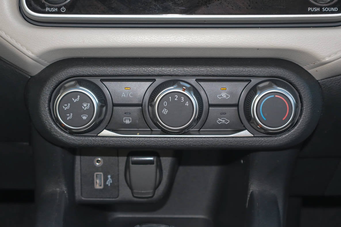 2022 Nissan Versa SV CVT