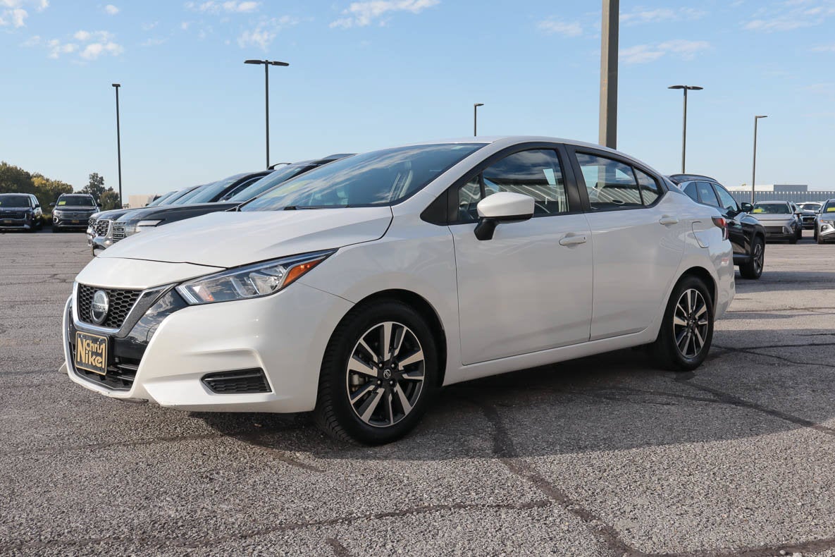 2022 Nissan Versa SV CVT