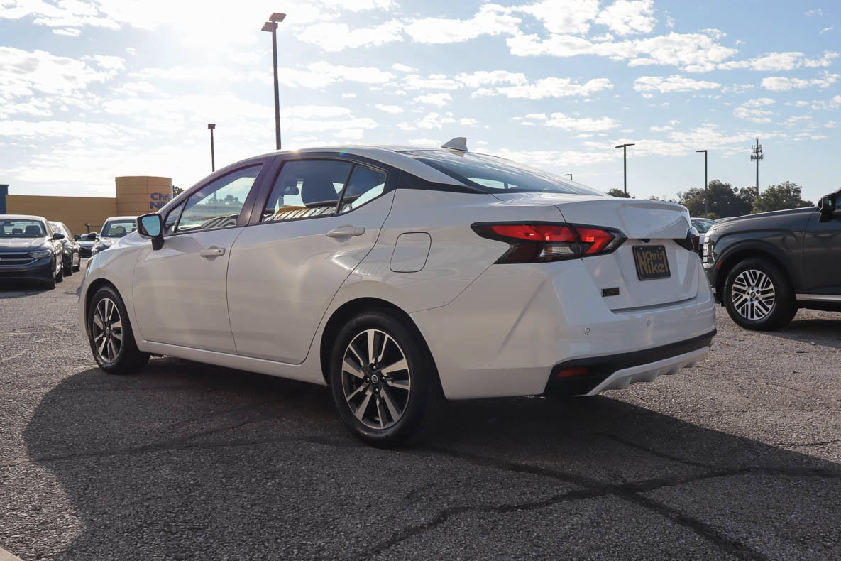 2022 Nissan Versa SV CVT