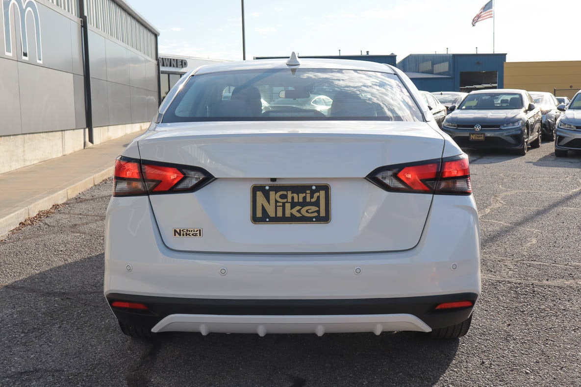 2022 Nissan Versa SV CVT
