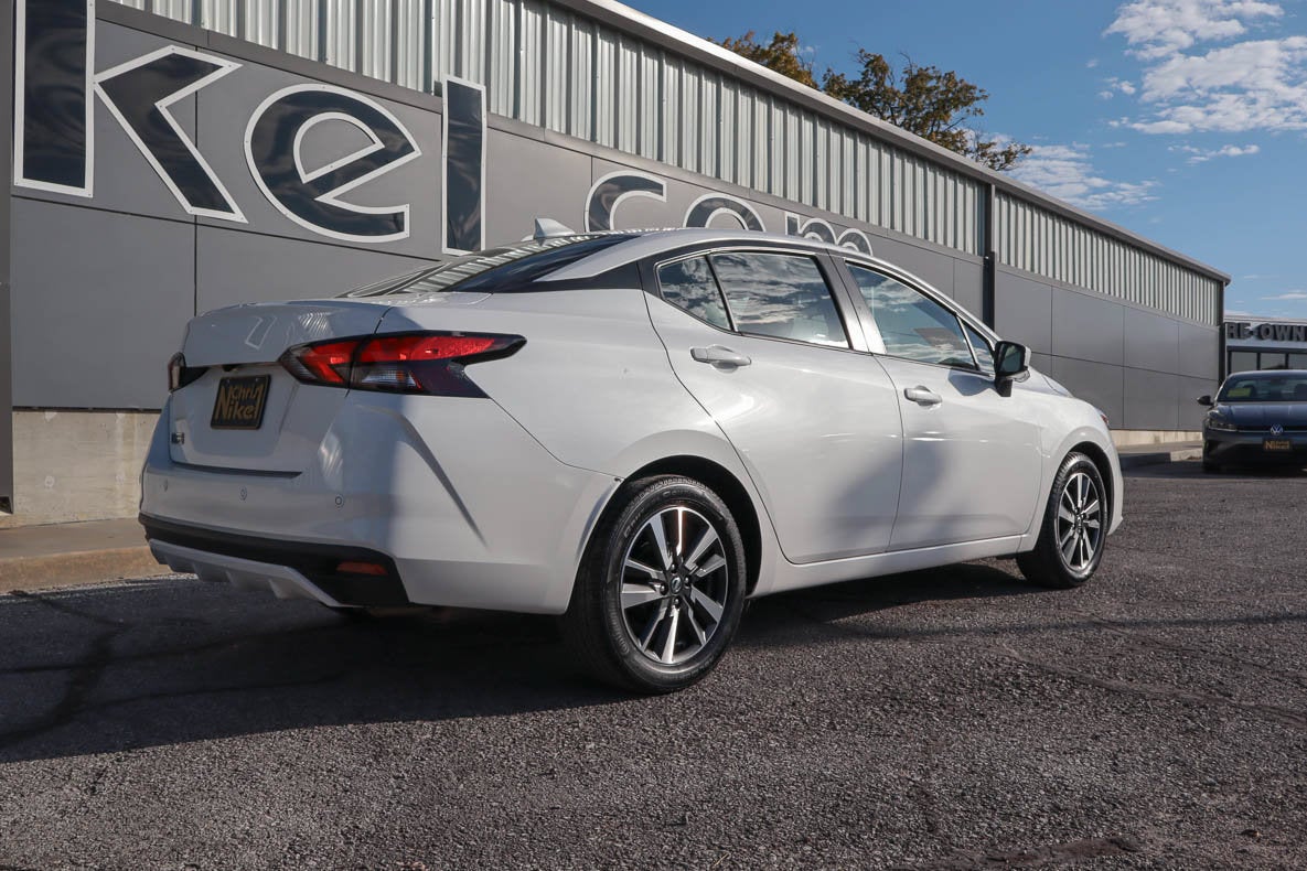 2022 Nissan Versa SV CVT