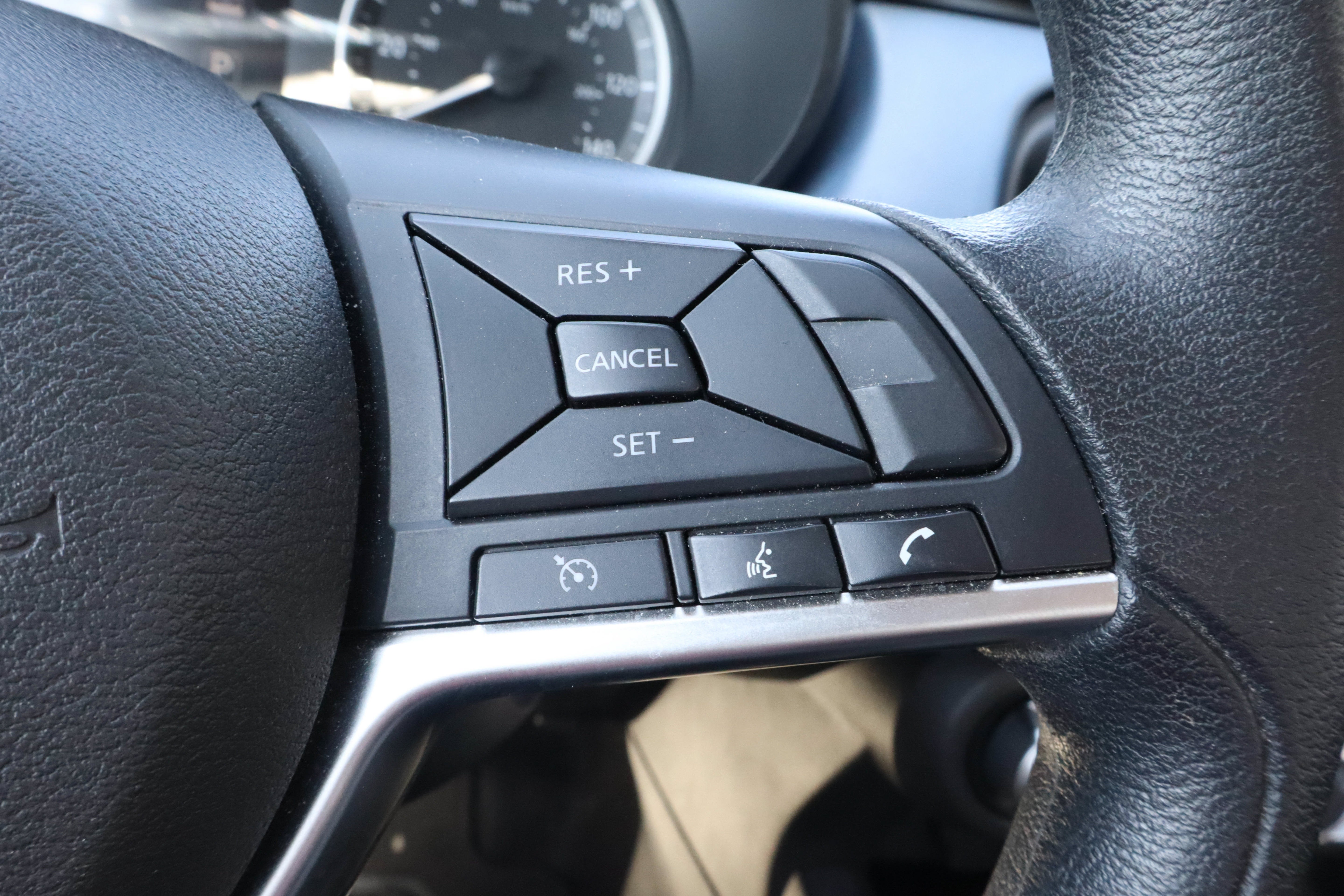 2025 Nissan Versa SV CVT