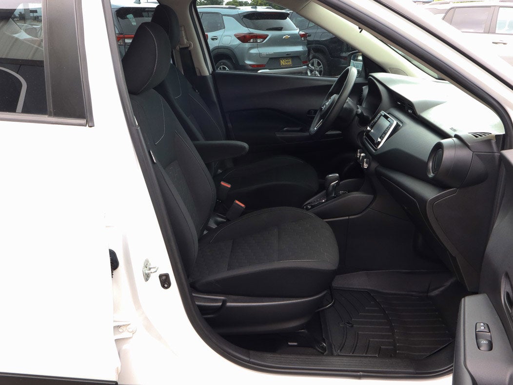 2022 Nissan Kicks S FWD