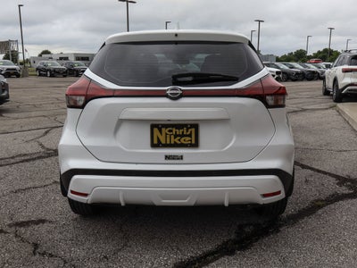 2022 Nissan Kicks S FWD