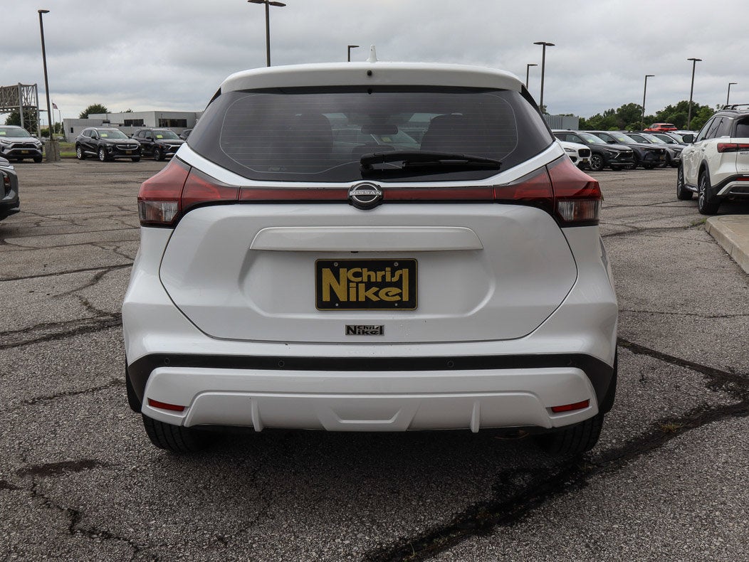 2022 Nissan Kicks S FWD