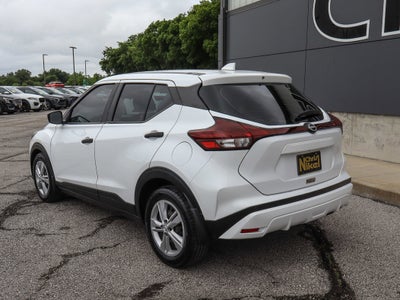 2022 Nissan Kicks S FWD