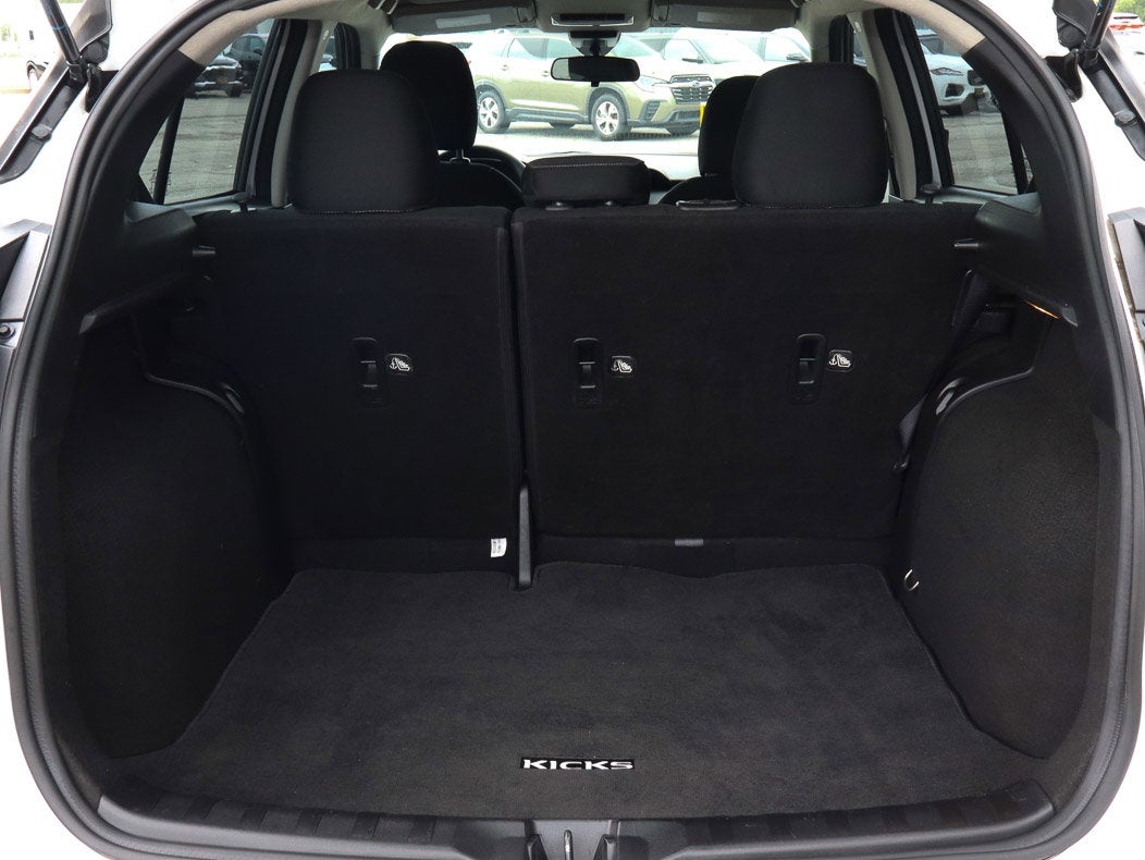 2022 Nissan Kicks S FWD