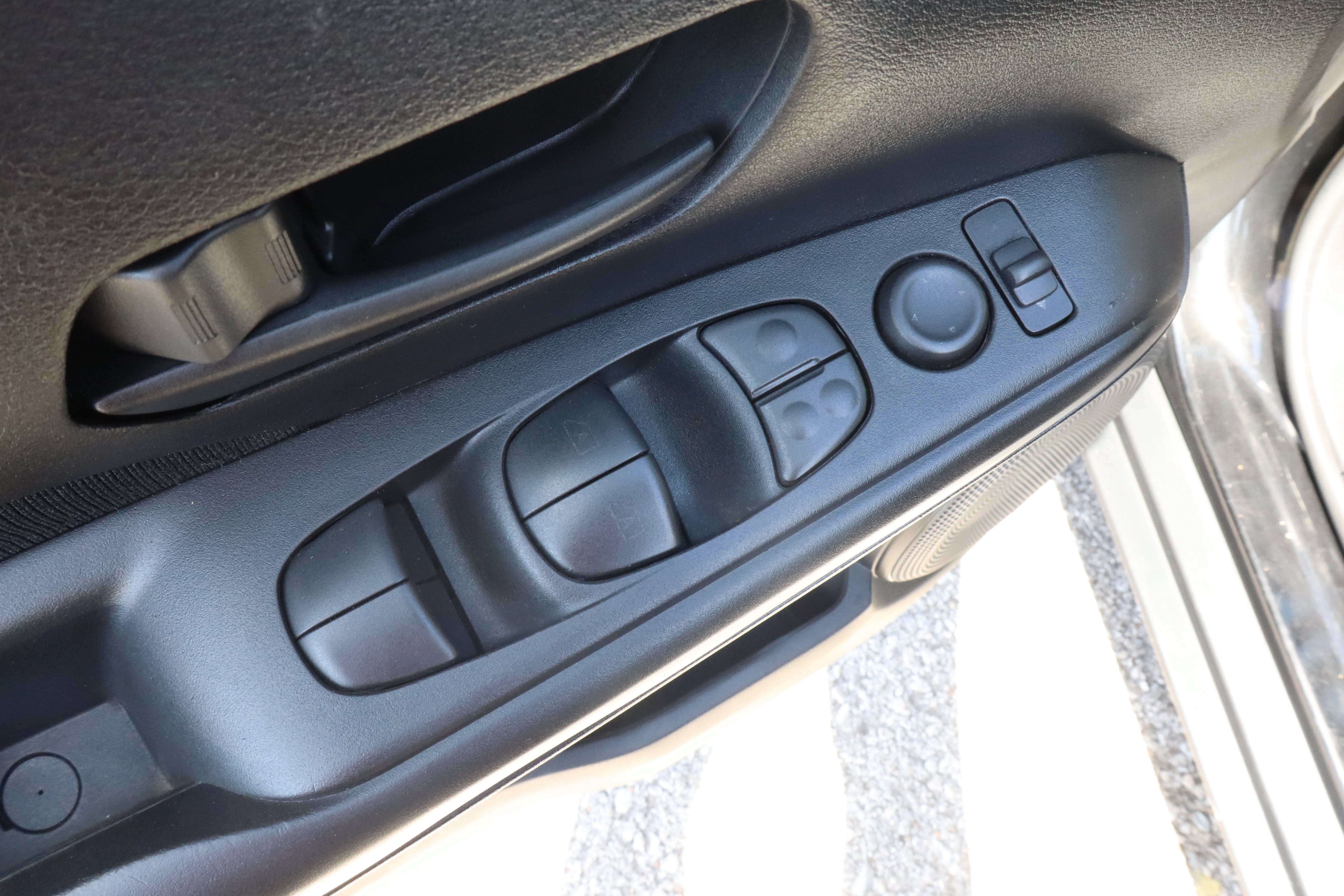 2023 Nissan Kicks S FWD