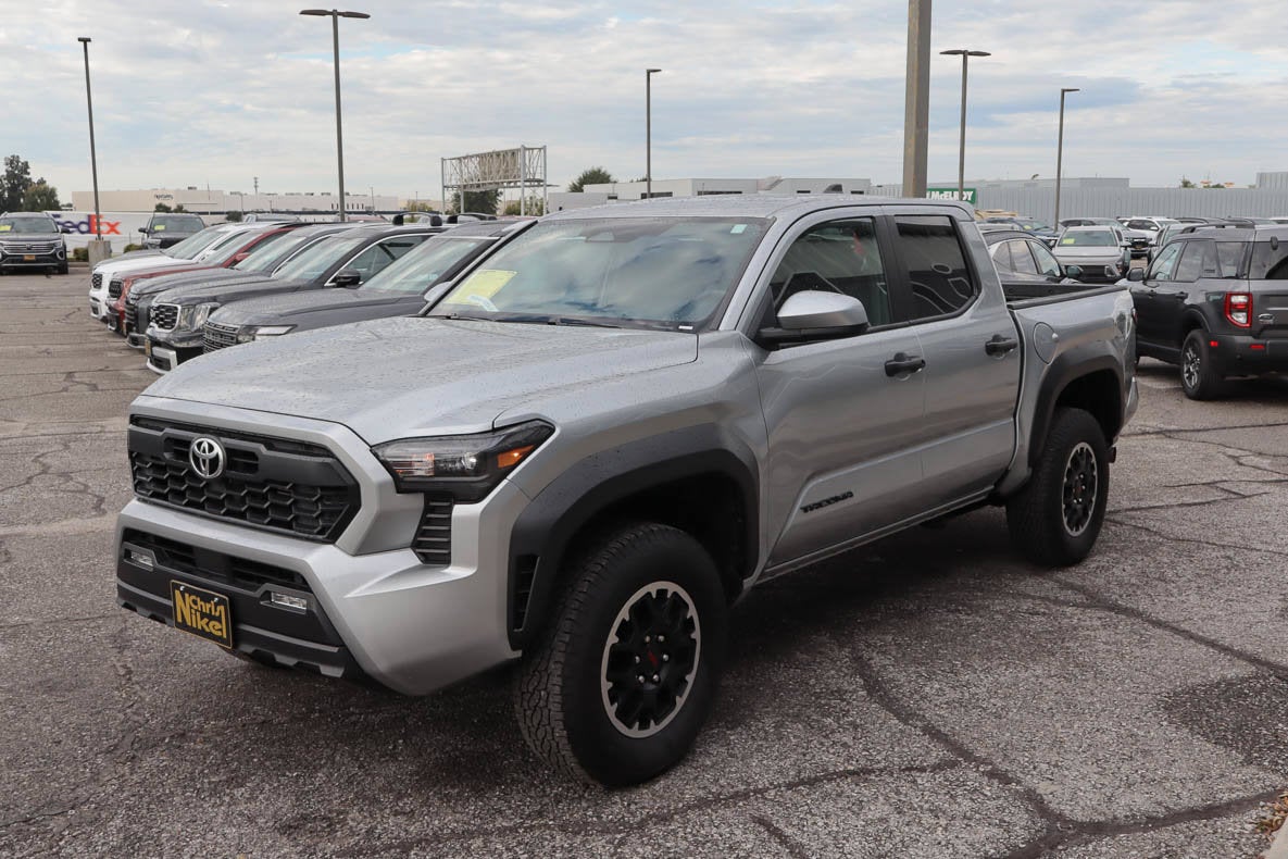 2025 Toyota Tacoma 4WD TRD Off Road Double Cab 5' Bed AT