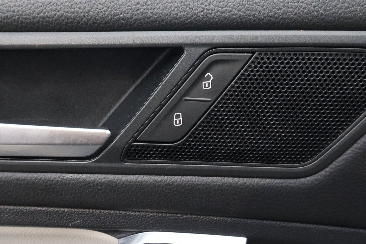 2021 Volkswagen Tiguan SE R-Line Black