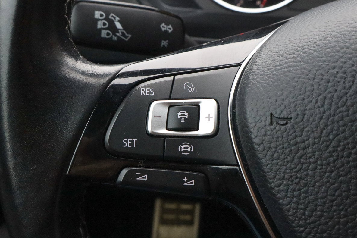 2021 Volkswagen Tiguan SE R-Line Black