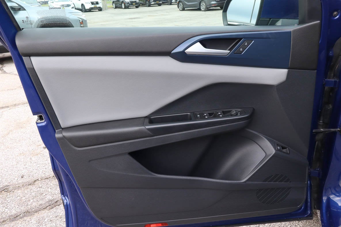 2023 Volkswagen Taos SE FWD