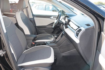 2026 Volkswagen Taos SE FWD