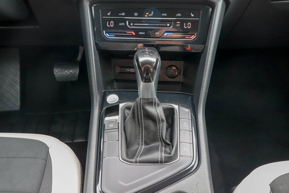 2025 Volkswagen Taos SE FWD