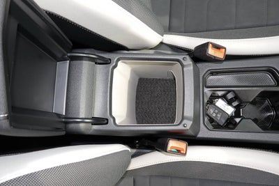 2025 Volkswagen Taos SE FWD