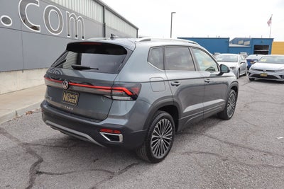 2025 Volkswagen Taos SE FWD