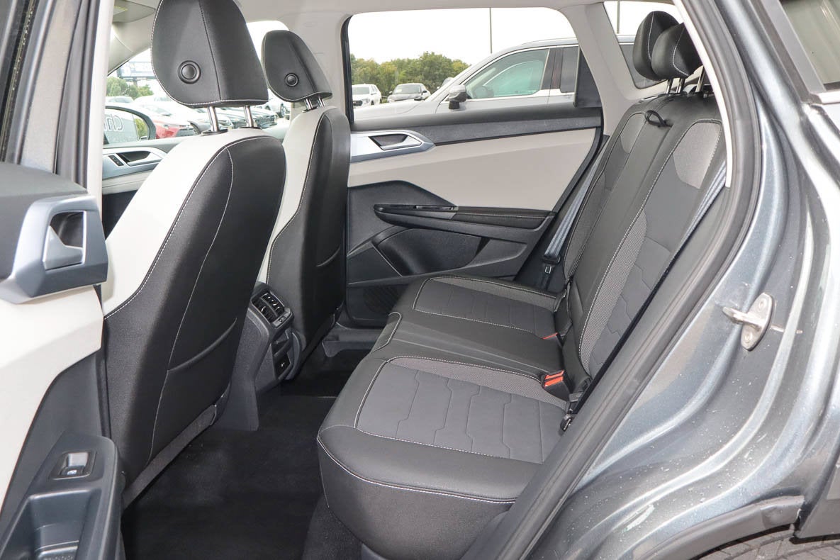 2025 Volkswagen Taos SE FWD