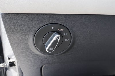 2025 Volkswagen Taos SE FWD