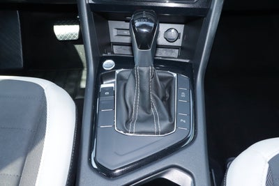 2025 Volkswagen Taos SE FWD
