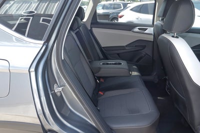2025 Volkswagen Taos SE FWD