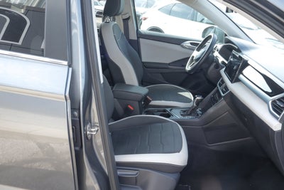 2025 Volkswagen Taos SE FWD
