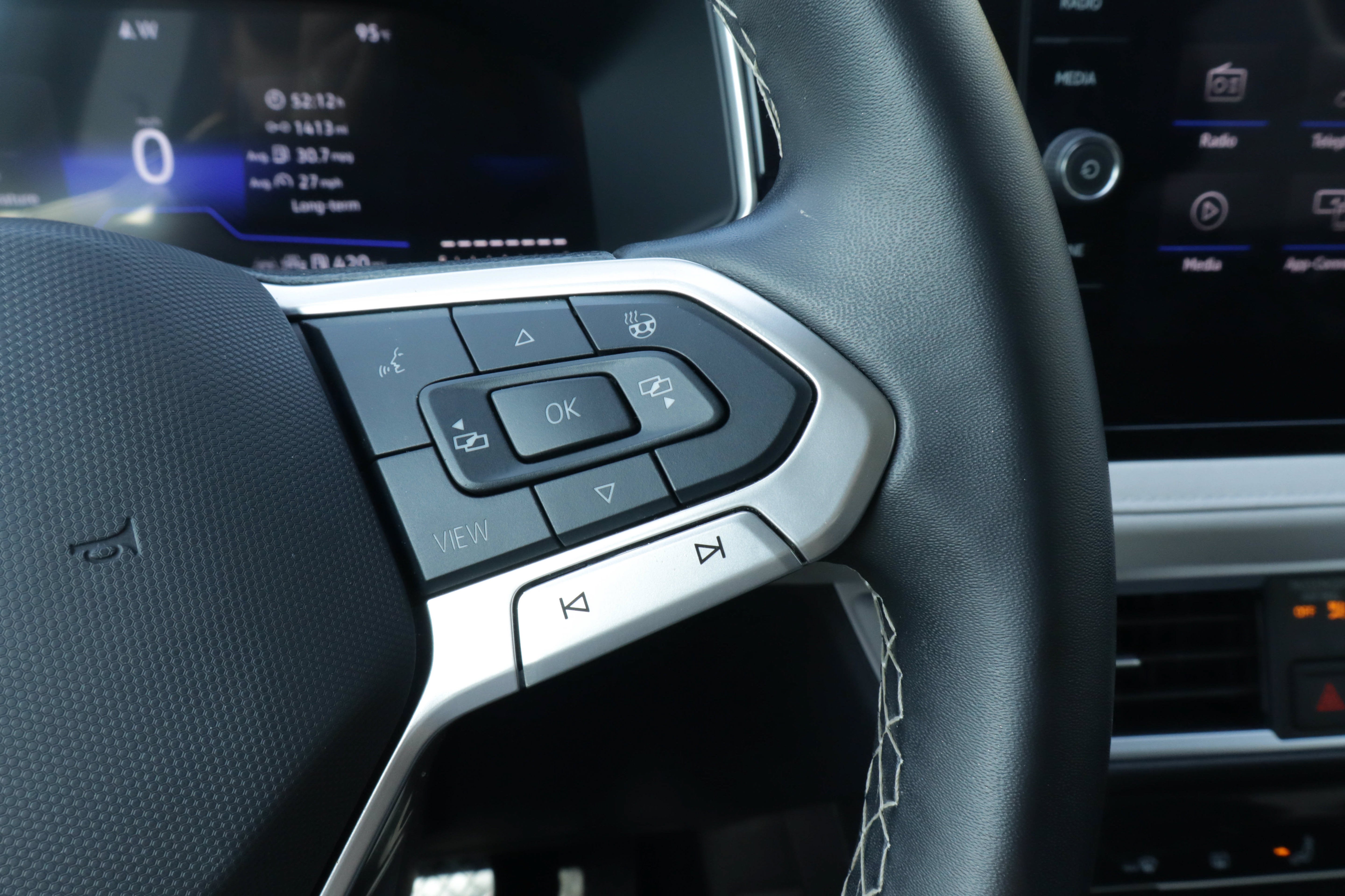 2025 Volkswagen Taos SE FWD