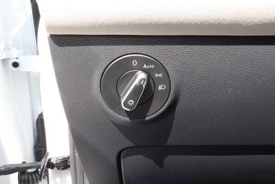 2026 Volkswagen Taos SE FWD