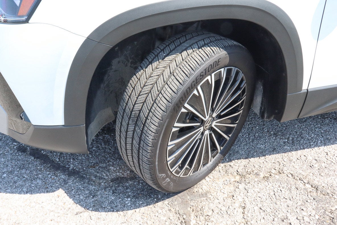 2026 Volkswagen Taos SE FWD