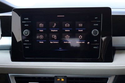 2026 Volkswagen Taos SE FWD