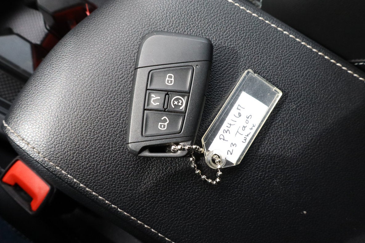 2023 Volkswagen Taos SE