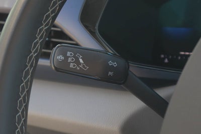 2023 Volkswagen Taos SE FWD
