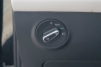 2025 Volkswagen Taos SE 4MOTION