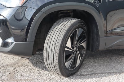 2025 Volkswagen Taos SE 4MOTION
