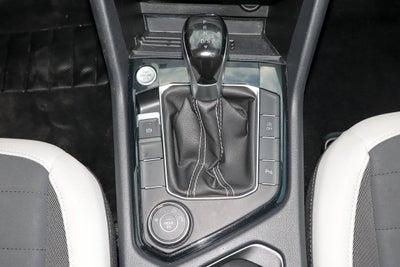 2025 Volkswagen Taos SE 4MOTION