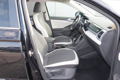 2025 Volkswagen Taos SE 4MOTION