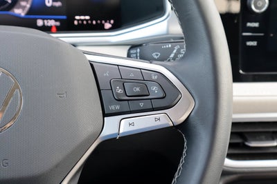 2025 Volkswagen Taos SE 4MOTION