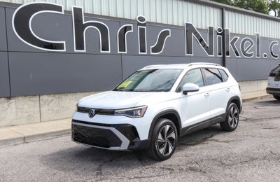 2025 Volkswagen Taos SE 4MOTION