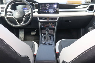 2025 Volkswagen Taos SE 4MOTION