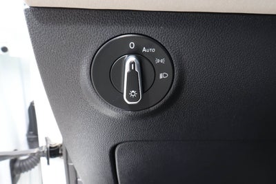 2025 Volkswagen Taos SE 4MOTION