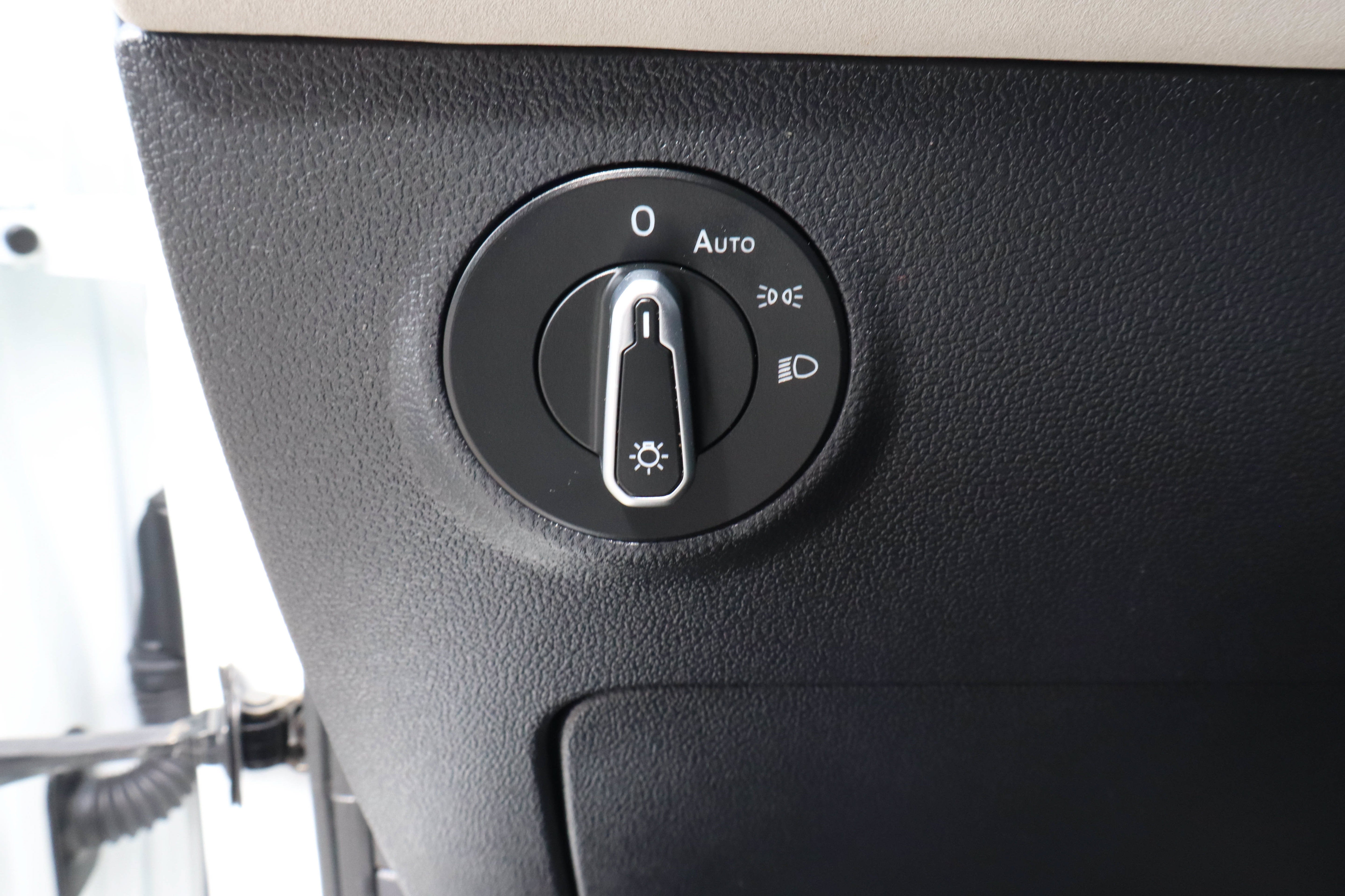 2025 Volkswagen Taos SE 4MOTION